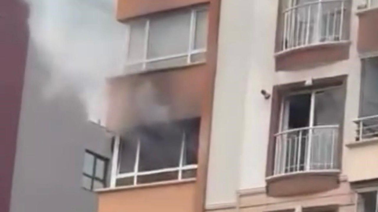 Ankara'da yangın: Anne-oğul mahsur kaldı