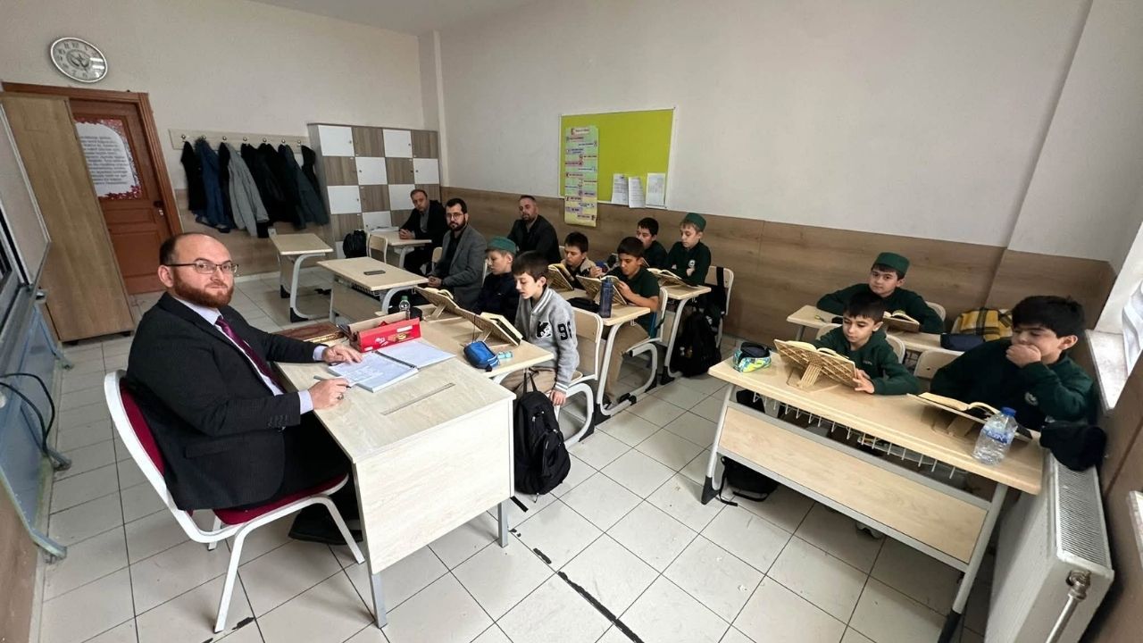 Müftü Çavuşoğlu öğrencilerle bir araya geldi