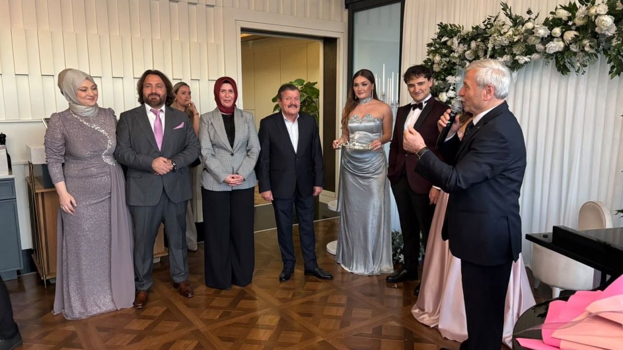 Görkemli nişanda yüzükleri başkan kesti!