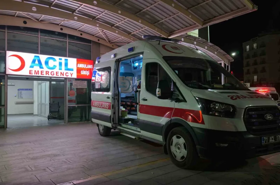 Sofrada evlat dehşeti: Babasını bıçakla öldürdü