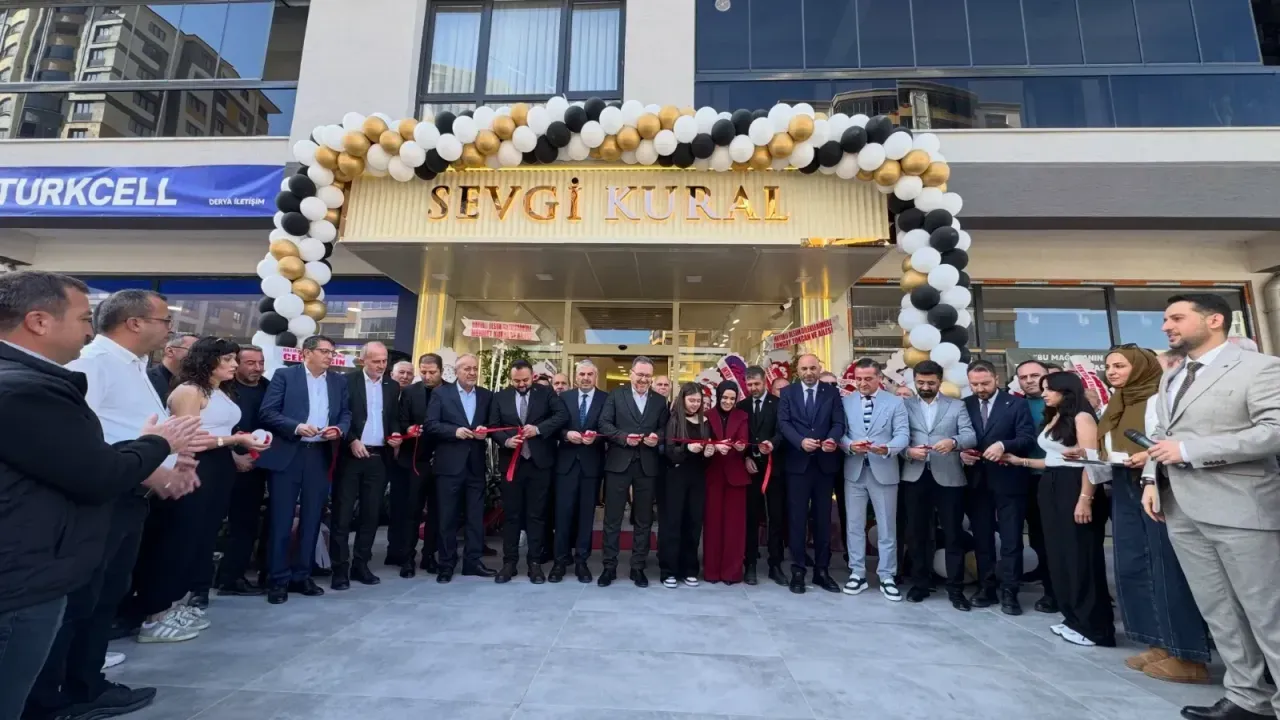 Kastamonu’da görkemli açılışa protokol ortak oldu!