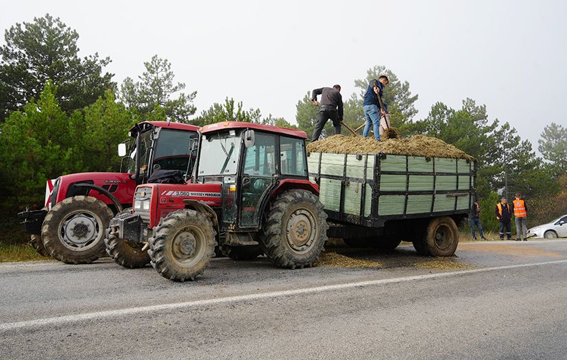Kastamonu’da sis kazaya neden oldu: Otomobil traktöre çarptı!