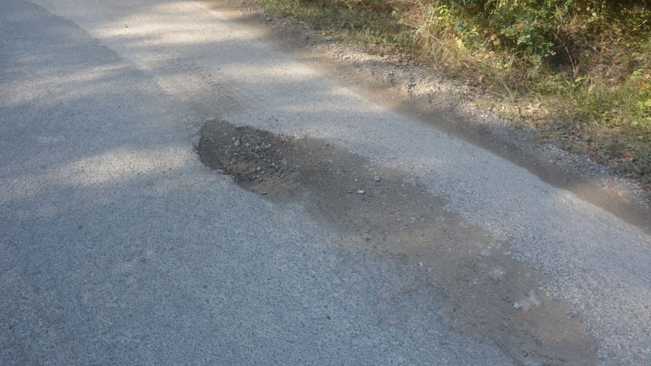Vatandaş anıt yolundan şikayetçi