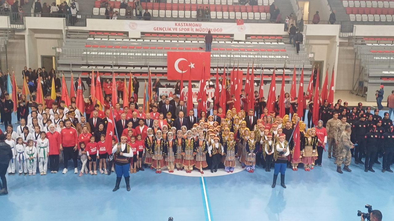 Kastamonu'da cumhuriyetin 103. yılı coşkuyla kutlandı