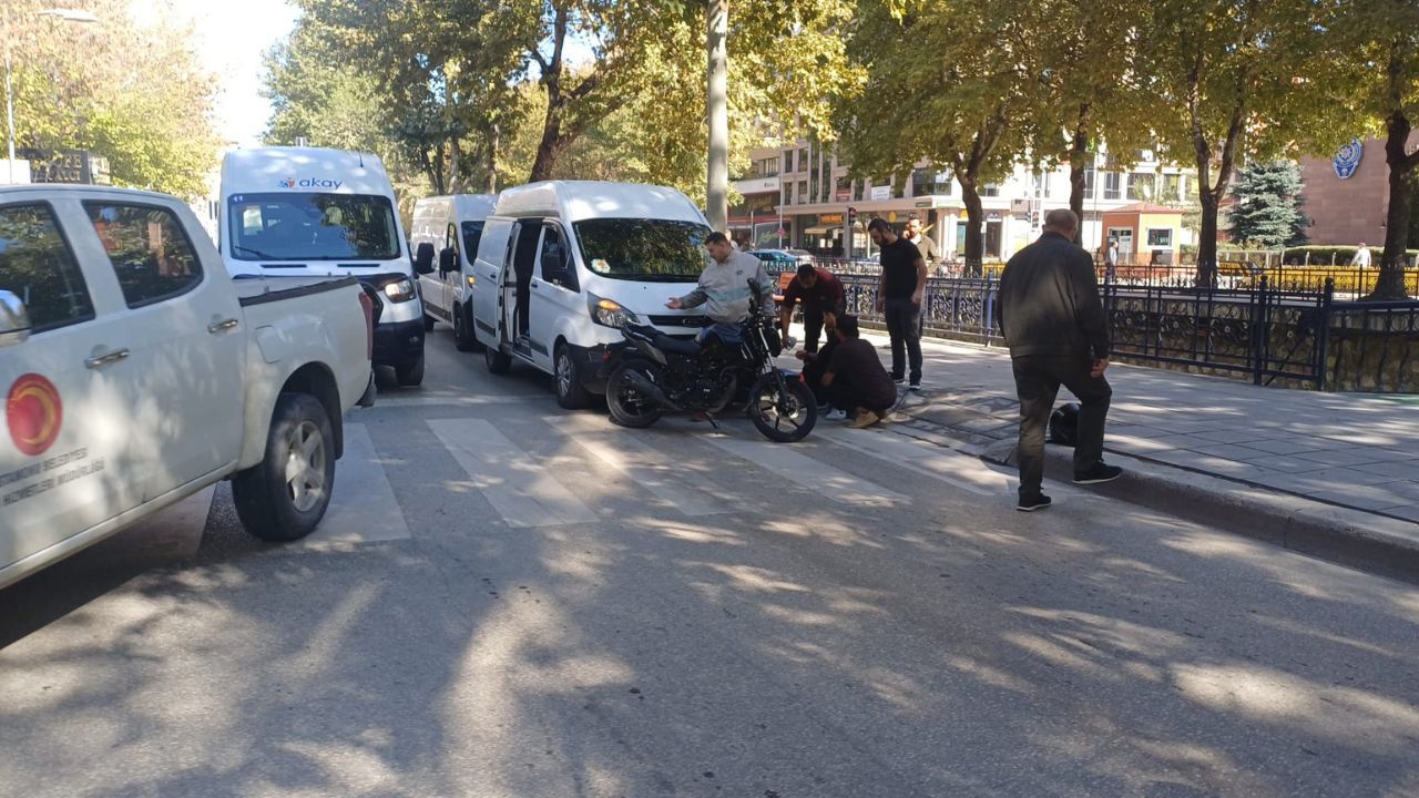 Cevizli Park’ın önünde kaza!