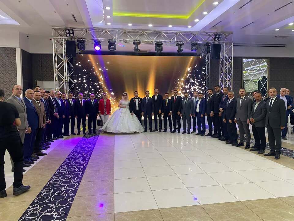 İl Başkan Yardımcısının oğlu görkemli düğünle evlendi!