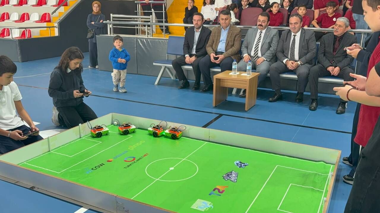 Liseli gençlerden robotik kodlama eğitimi!