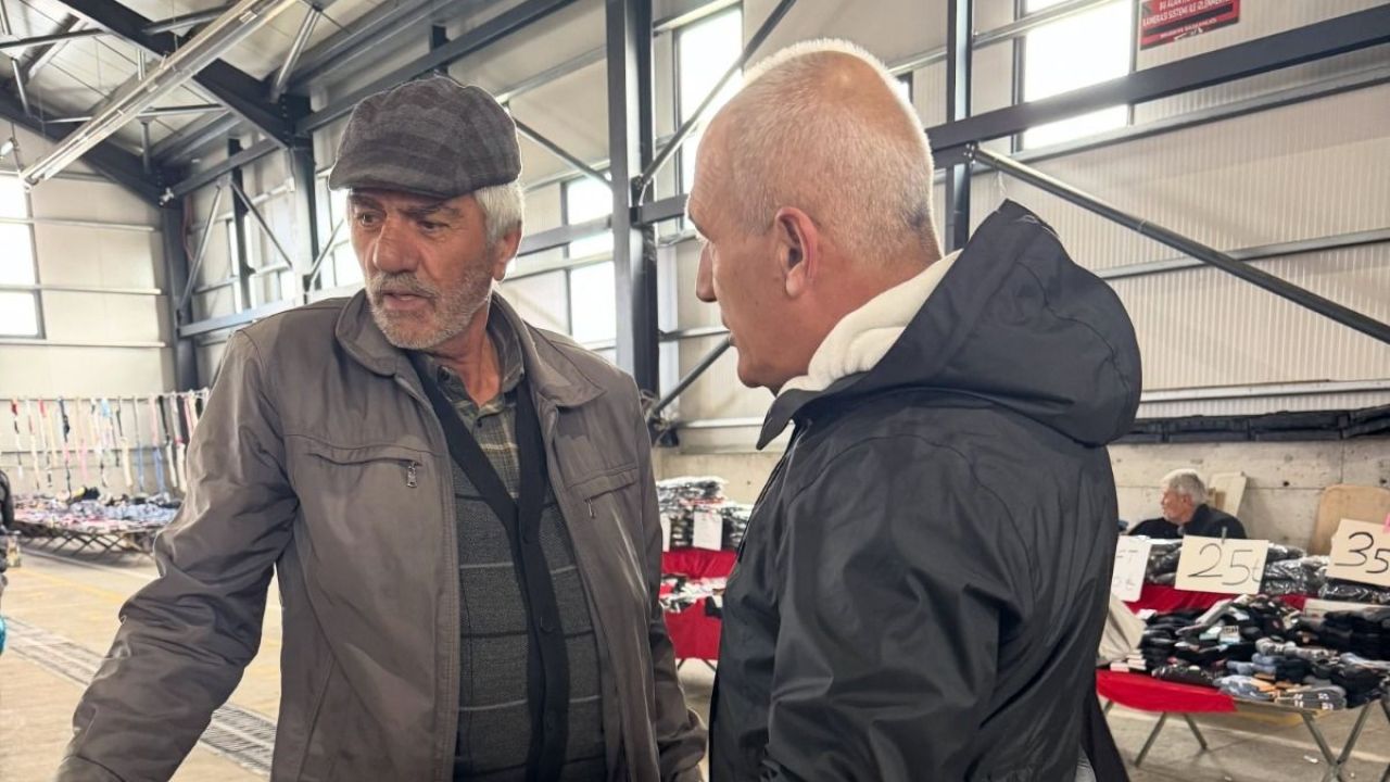 Belediye başkanı pazarda!