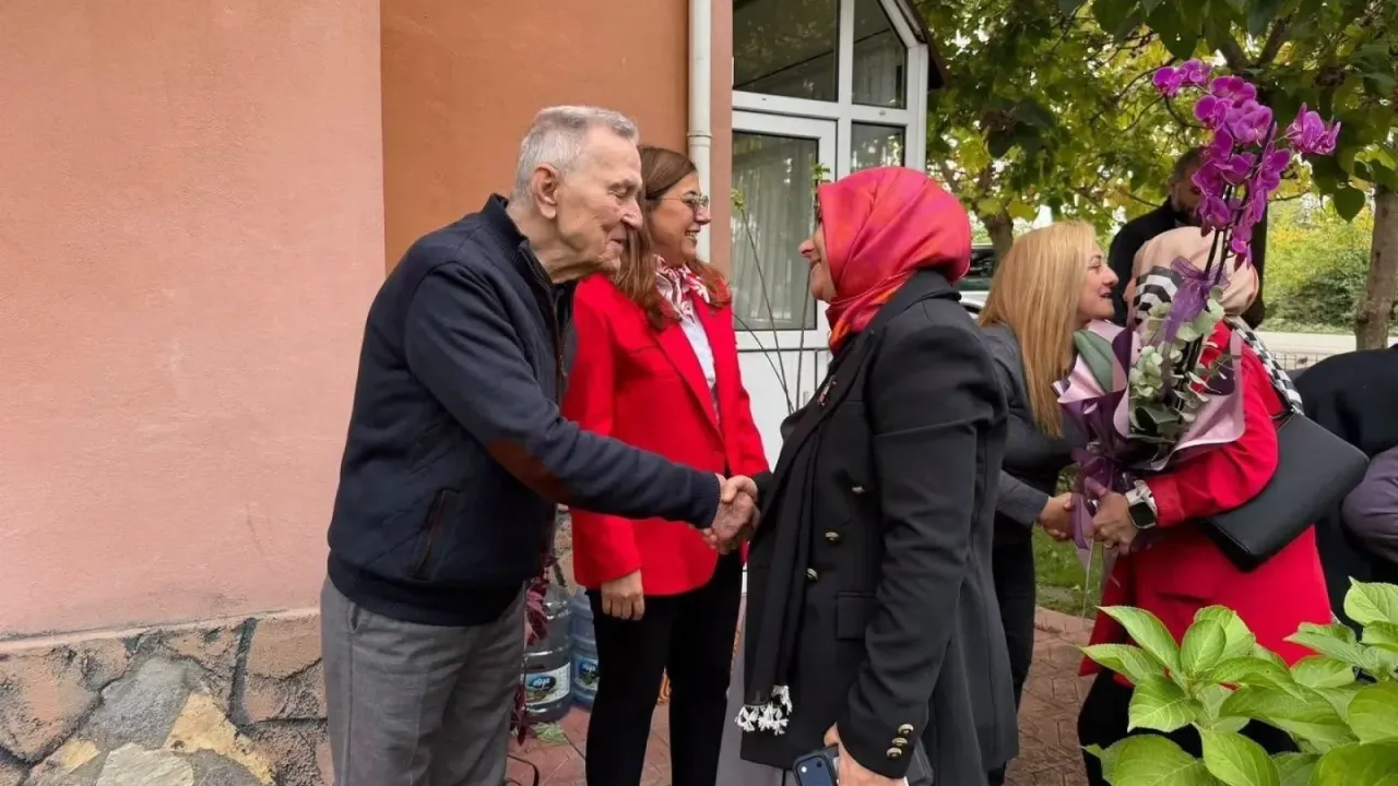Özer’den şehit ailesine vefa