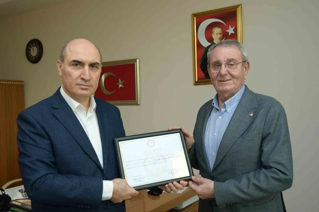 Murzioğlu mazbatasını aldı