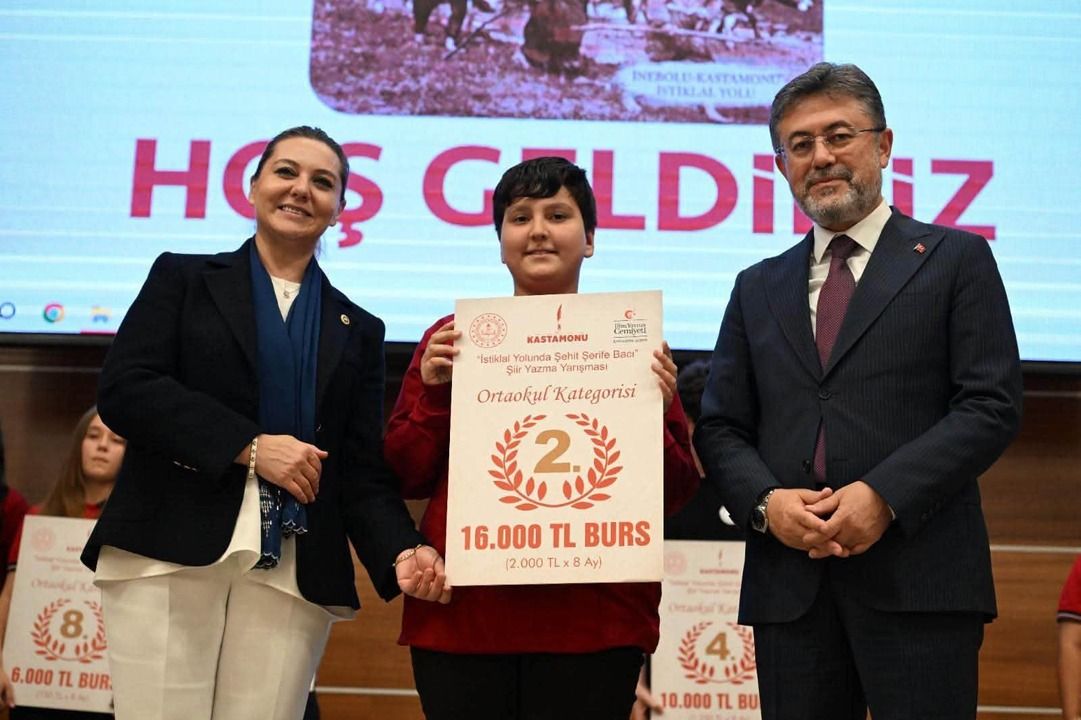 İnebolulu öğrencilerden çifte başarı!