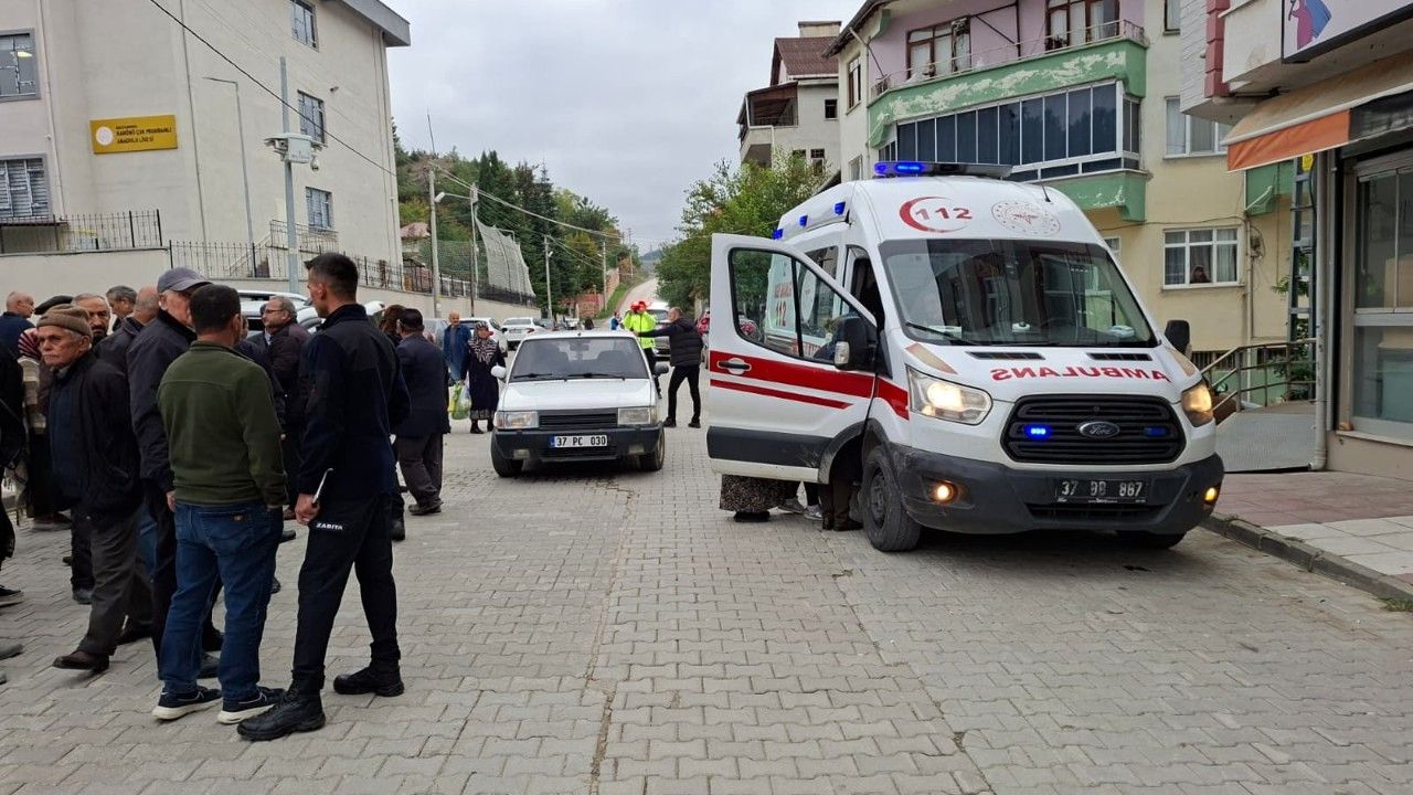 Pazarda alışveriş yapıyordu, otomobil çarptı